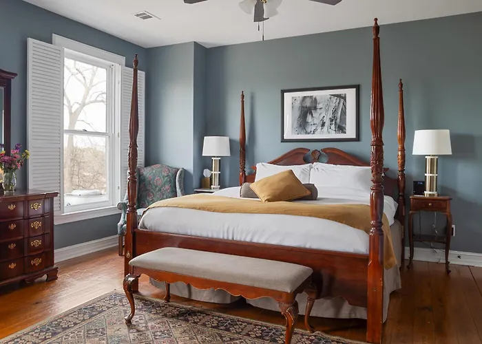 Stone Mountain Manor